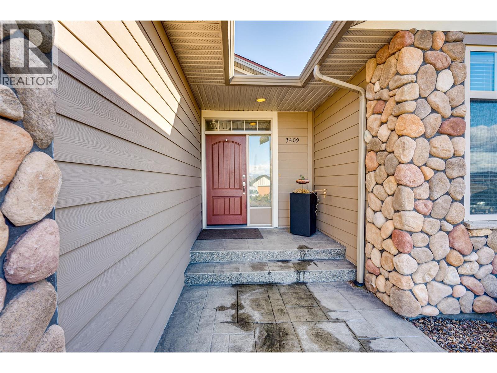 3409 9 Street, Vernon, British Columbia  V1T 9V7 - Photo 6 - 10379456