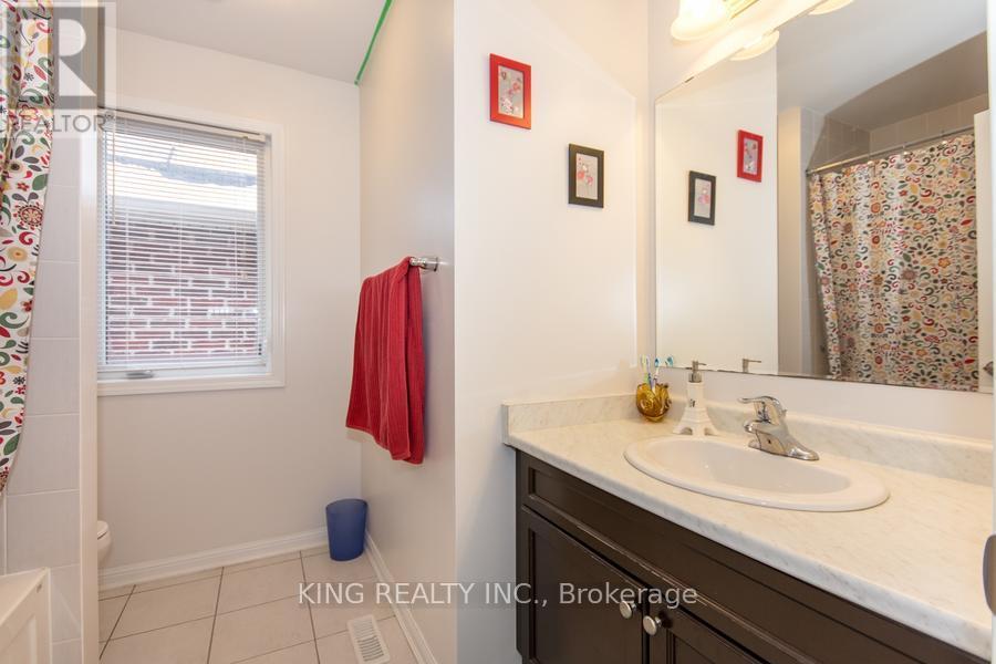 230 Cedric Terrace, Milton, Ontario  L9T 8P1 - Photo 10 - W12884236