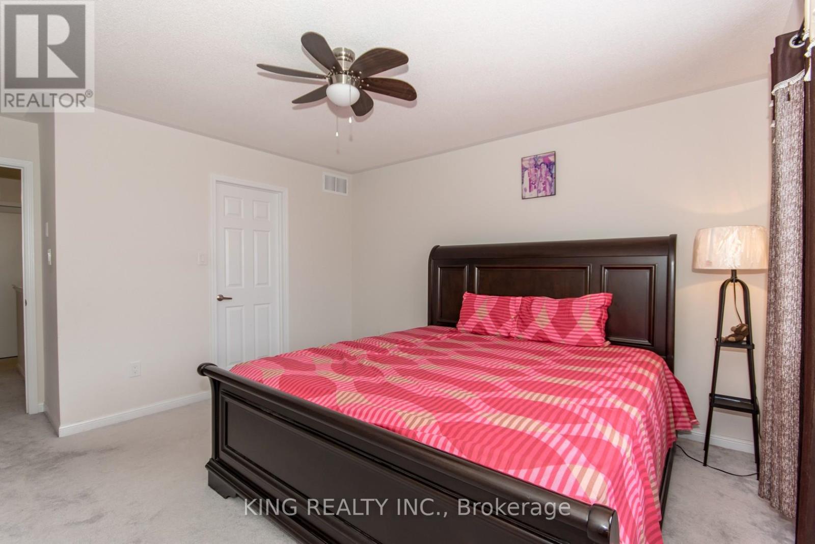 230 Cedric Terrace, Milton, Ontario  L9T 8P1 - Photo 5 - W12884236