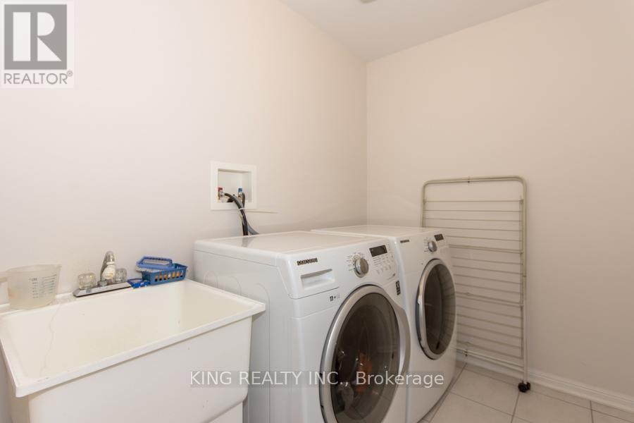 230 Cedric Terrace, Milton, Ontario  L9T 8P1 - Photo 8 - W12884236