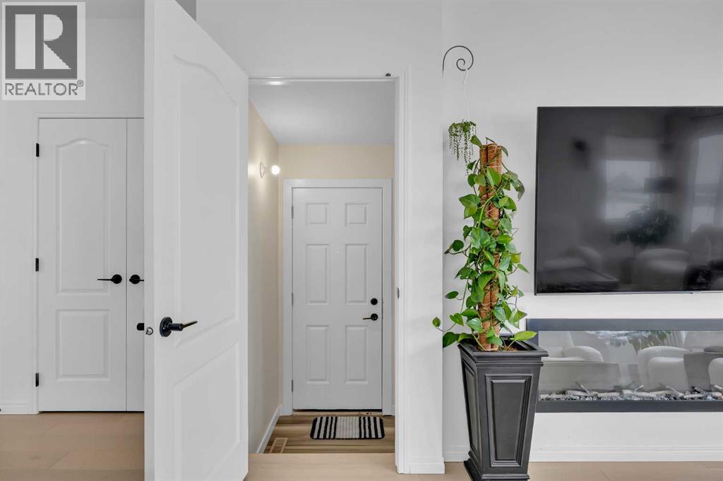 76 Edith Mews Nw, Calgary, Alberta  T3R 1S6 - Photo 21 - A2292373