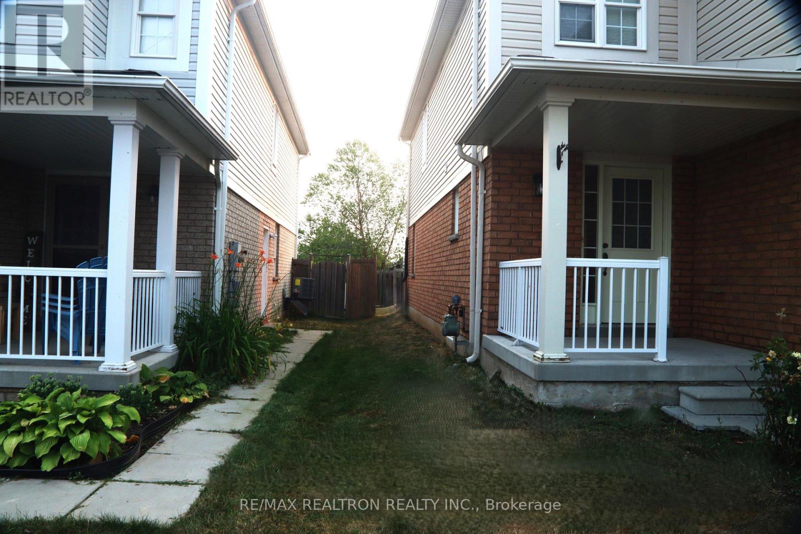 70 Commonwealth Road, Barrie, Ontario  L4M 0C9 - Photo 2 - S12883710