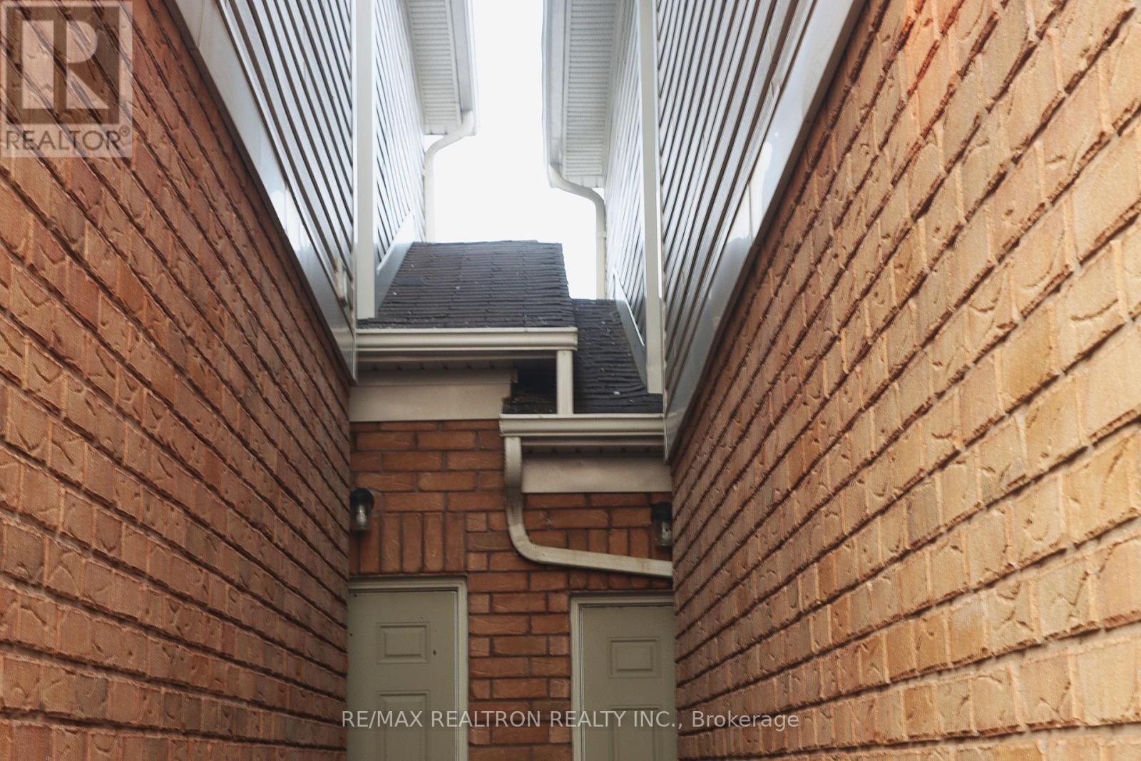 70 Commonwealth Road, Barrie, Ontario  L4M 0C9 - Photo 4 - S12883710