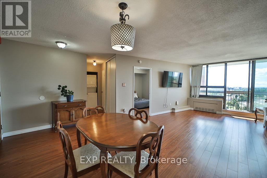 1405 - 20 Mississauga Valley Boulevard, Mississauga, Ontario  L5A 3S1 - Photo 5 - W12821000