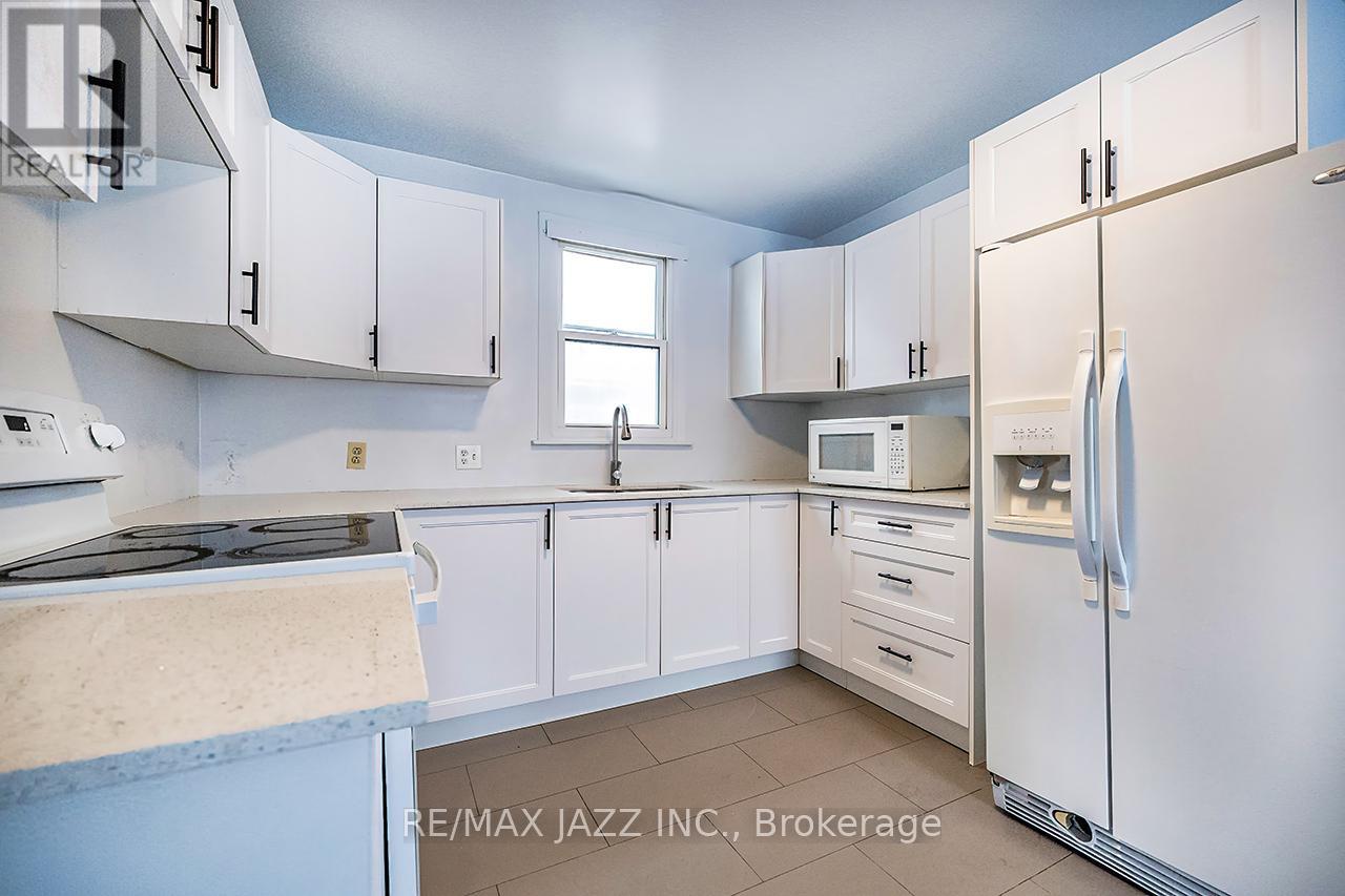 548 Front Street, Oshawa, Ontario  L1H 4V3 - Photo 5 - E12884074