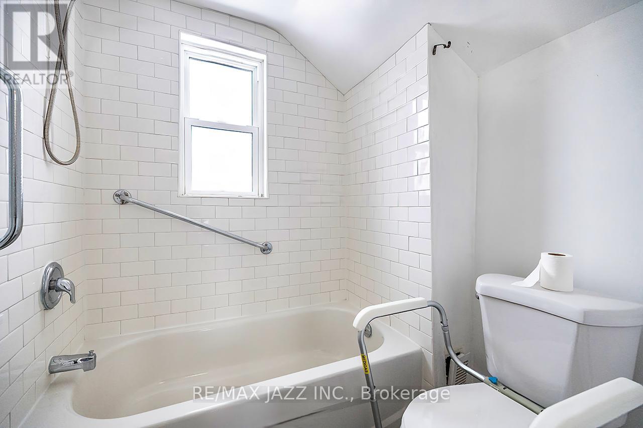 548 Front Street, Oshawa, Ontario  L1H 4V3 - Photo 17 - E12884074