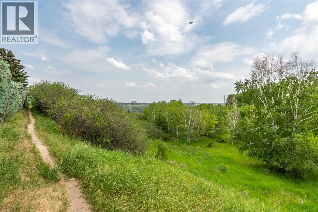 31, 528 Cedar Crescent Sw, Calgary, Alberta  T3C 2Y8 - Photo 2 - A2285651