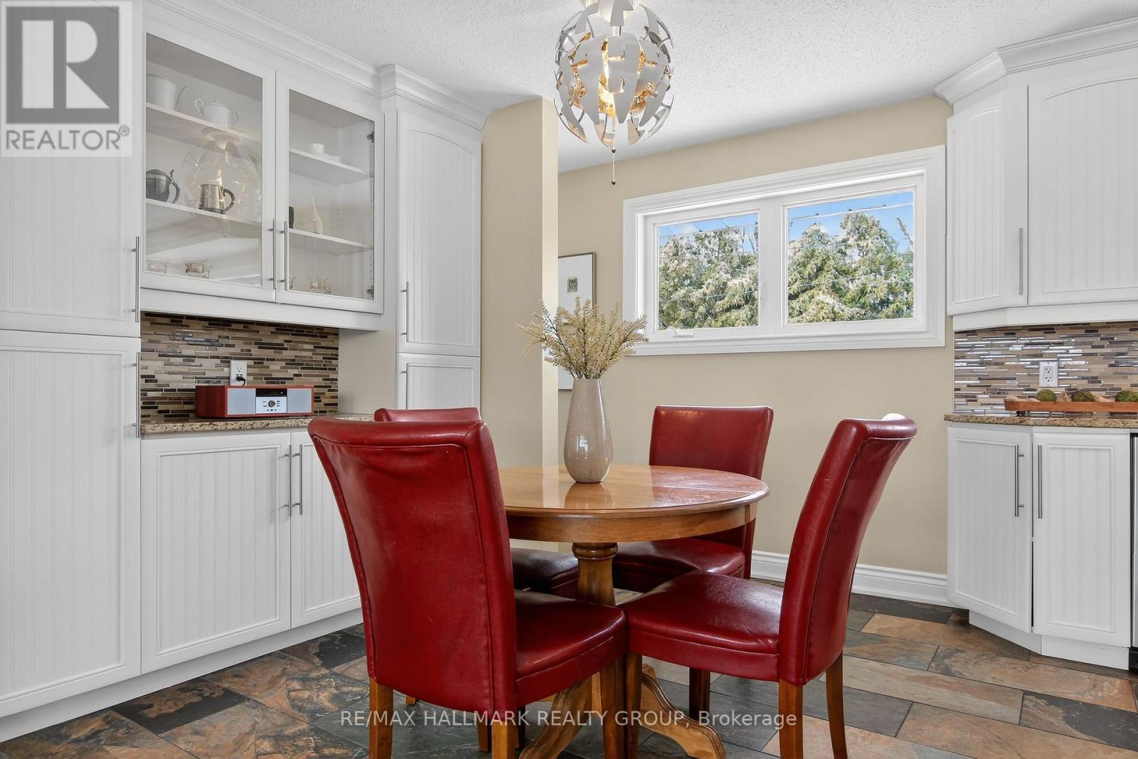 2401 Magnus Avenue, Ottawa, Ontario  K1G 1J7 - Photo 12 - X12884274