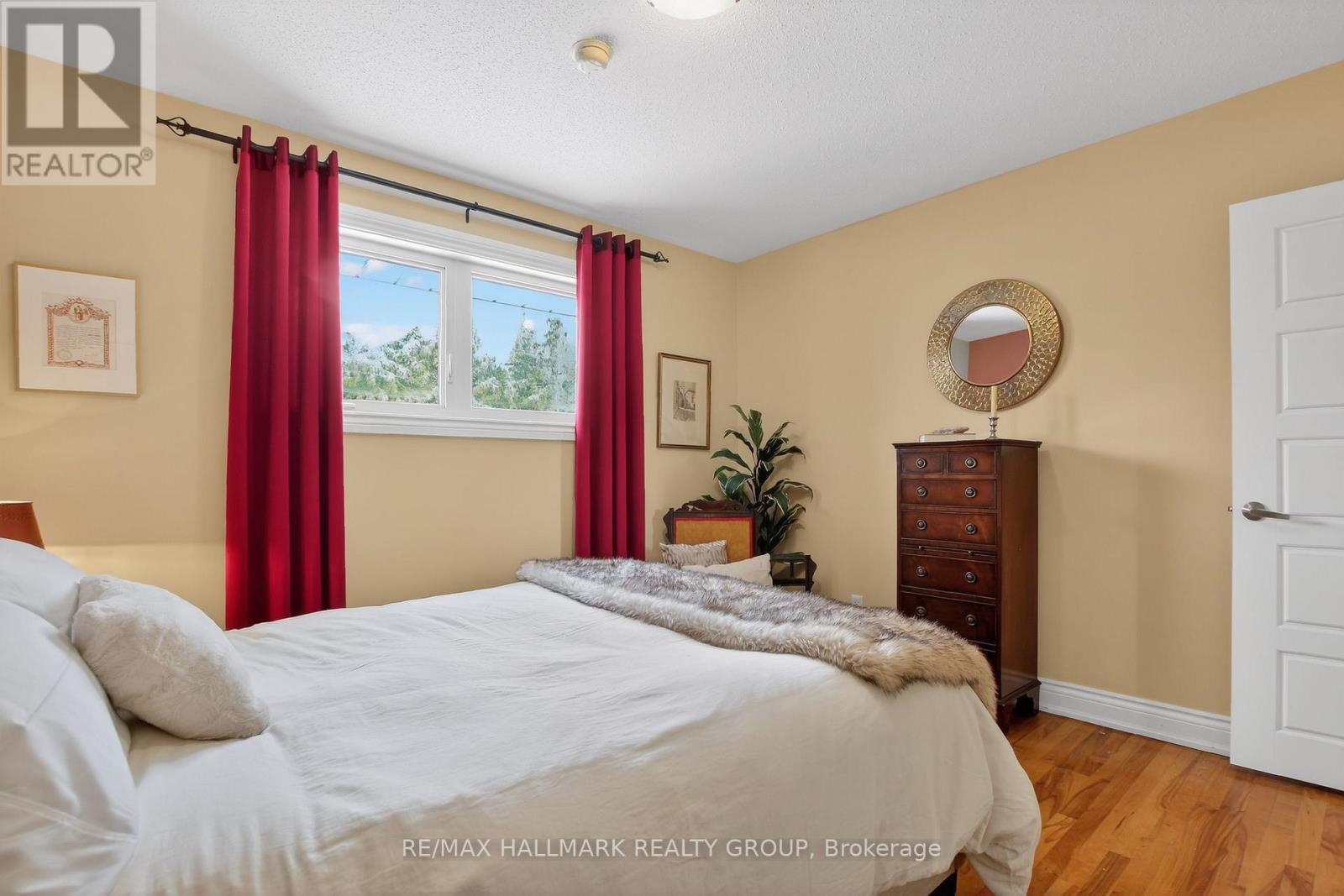 2401 Magnus Avenue, Ottawa, Ontario  K1G 1J7 - Photo 18 - X12884274