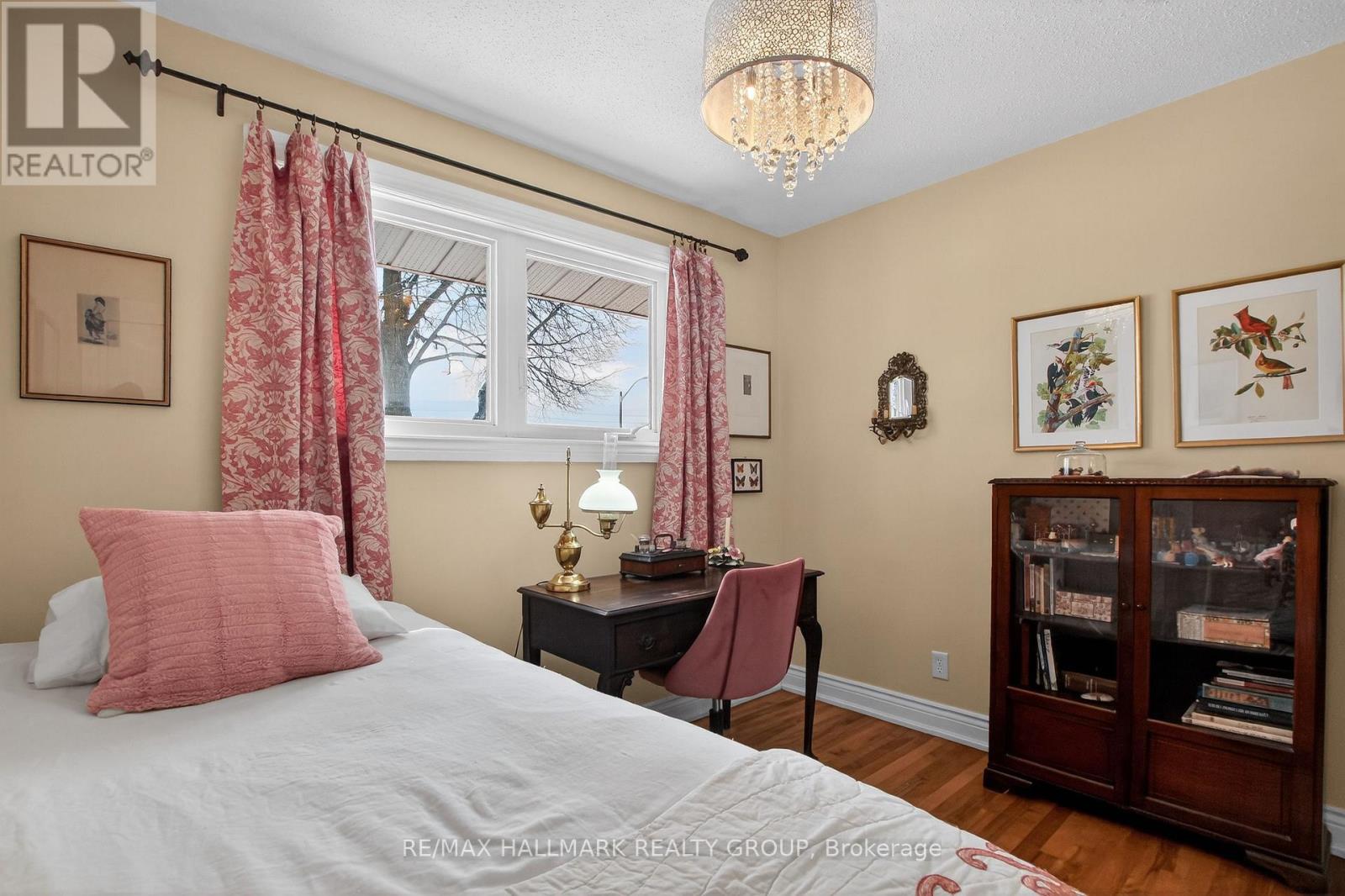 2401 Magnus Avenue, Ottawa, Ontario  K1G 1J7 - Photo 24 - X12884274