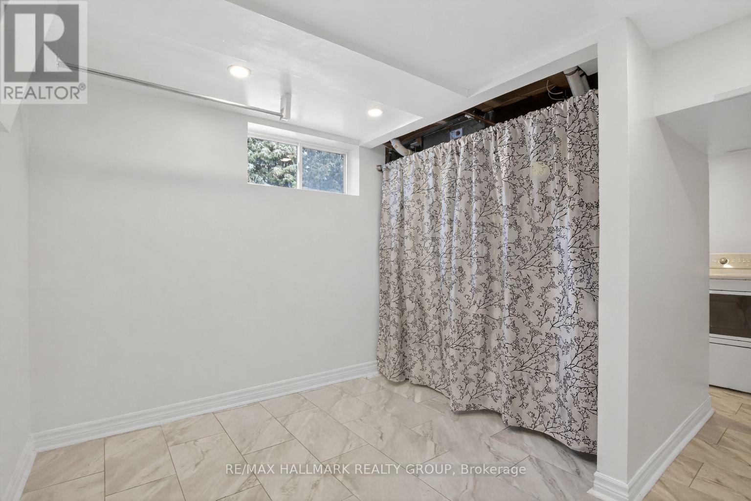 2401 Magnus Avenue, Ottawa, Ontario  K1G 1J7 - Photo 35 - X12884274