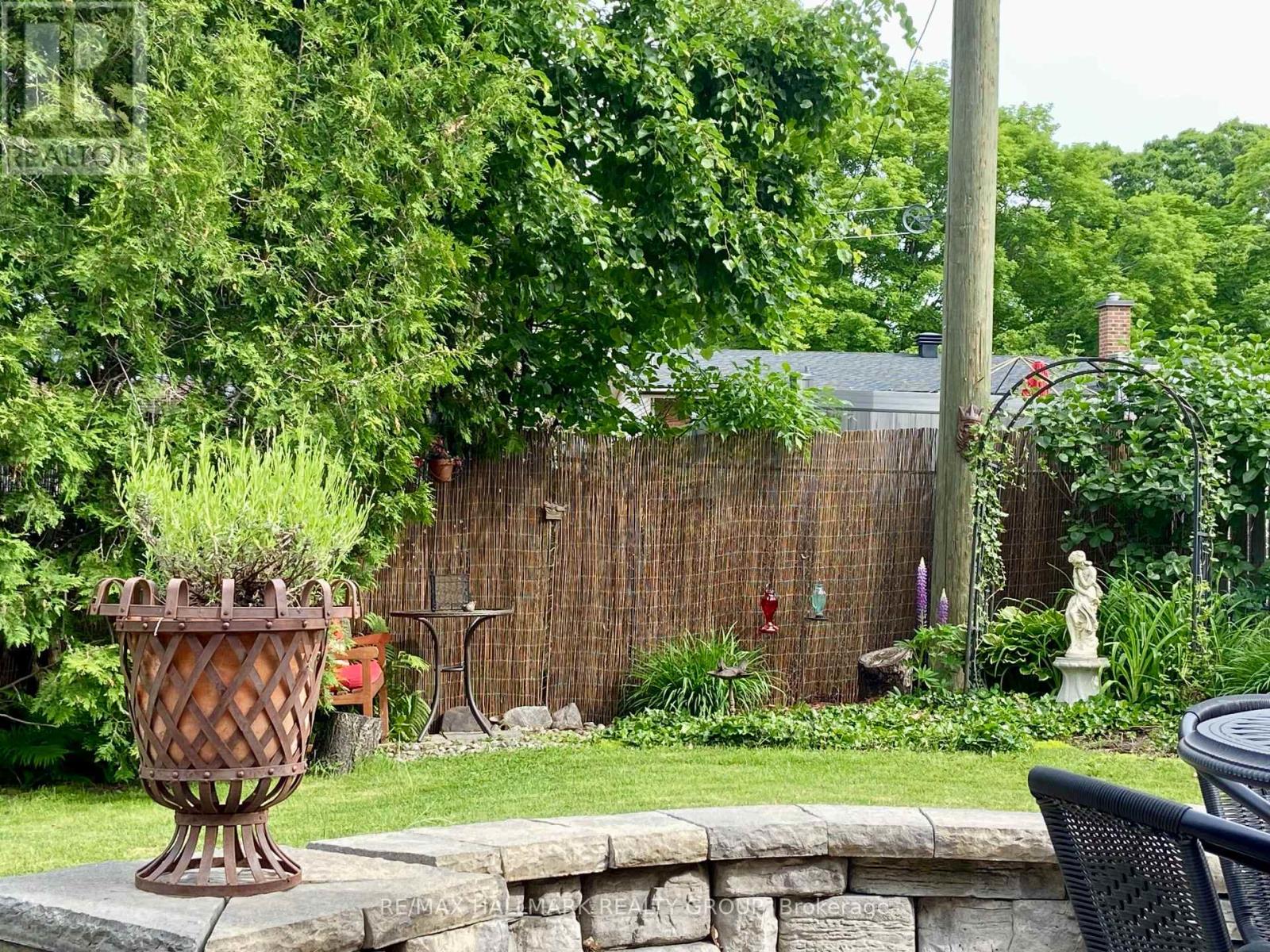 2401 Magnus Avenue, Ottawa, Ontario  K1G 1J7 - Photo 38 - X12884274