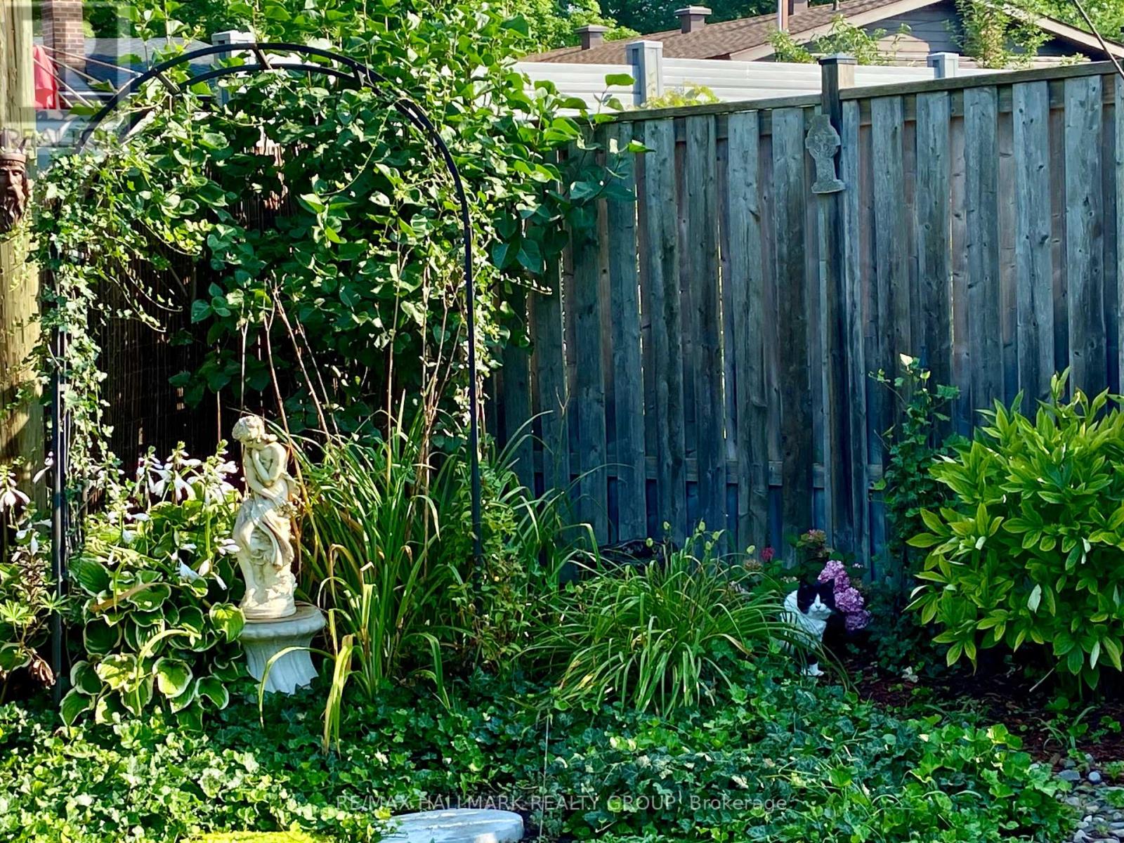 2401 Magnus Avenue, Ottawa, Ontario  K1G 1J7 - Photo 43 - X12884274