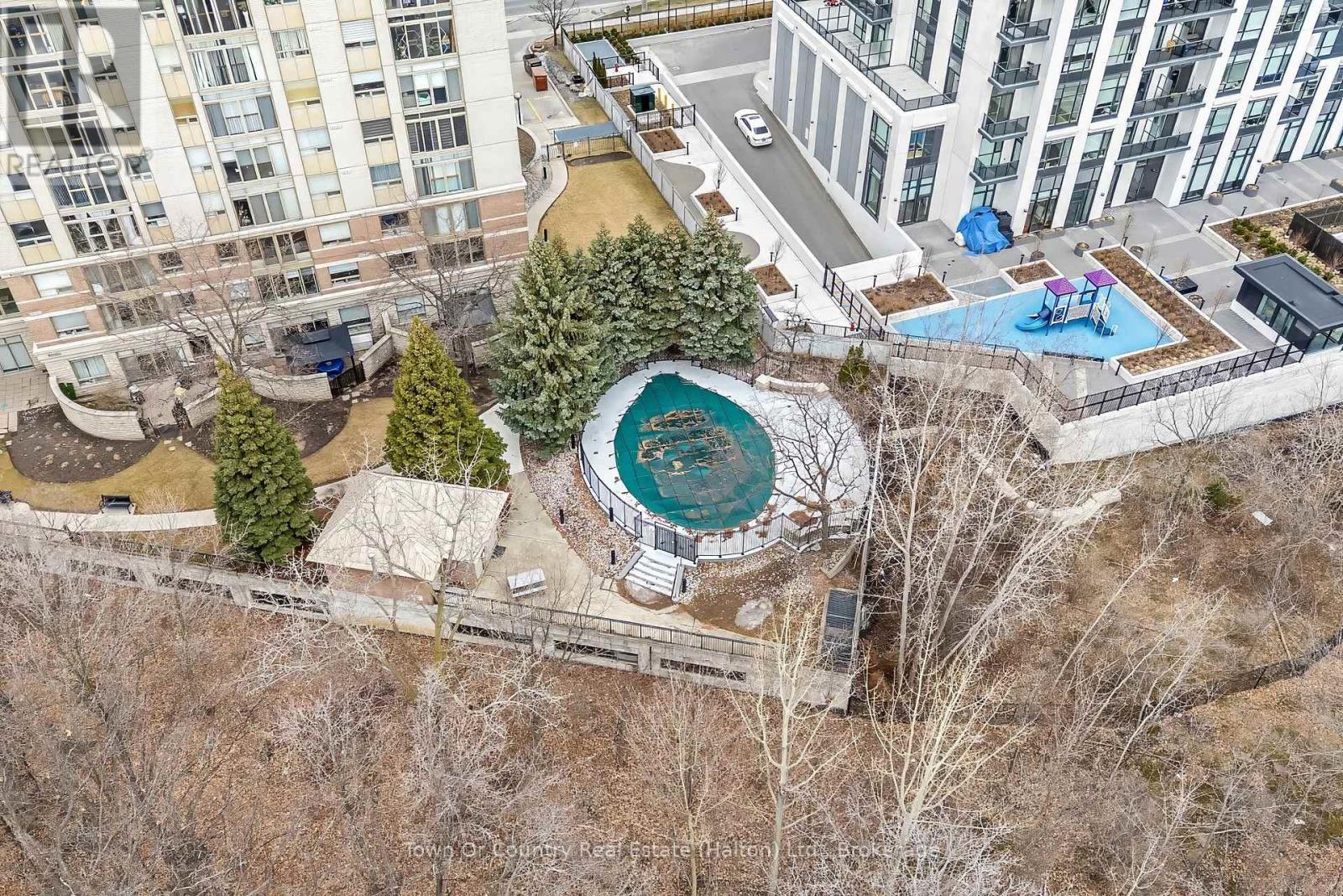 200 Burnhamthorpe Road E, Mississauga, Ontario  L5A 4L4 - Photo 20 - W12884278