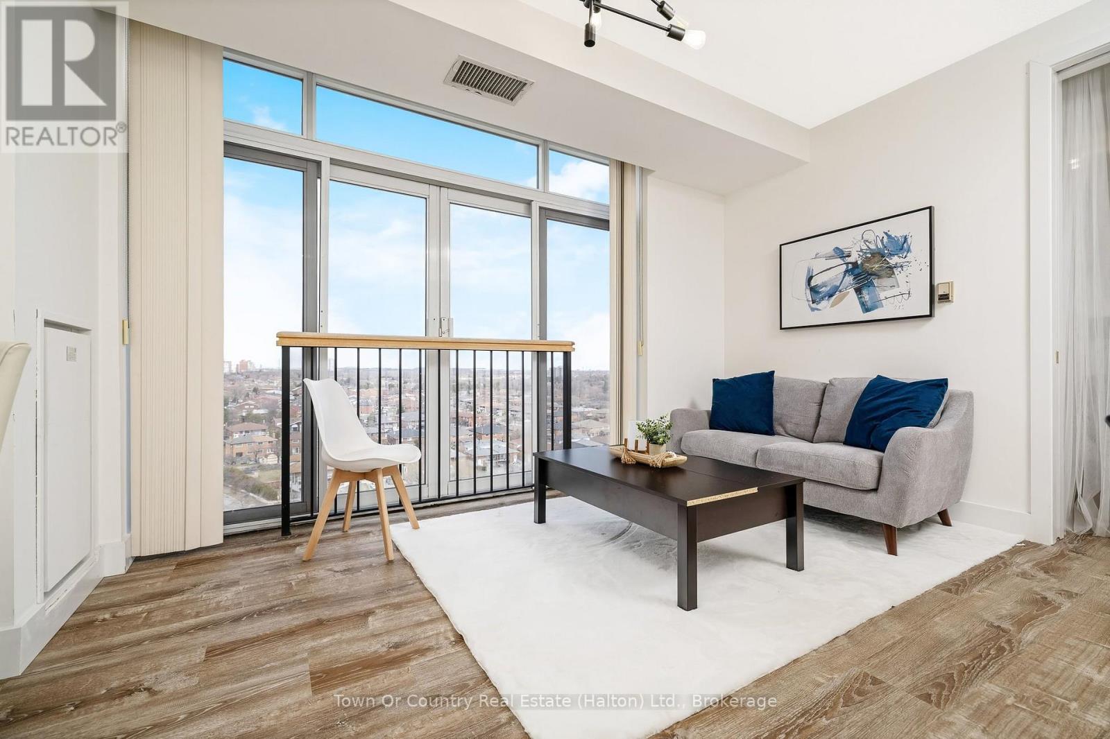 200 Burnhamthorpe Road E, Mississauga, Ontario  L5A 4L4 - Photo 7 - W12884278