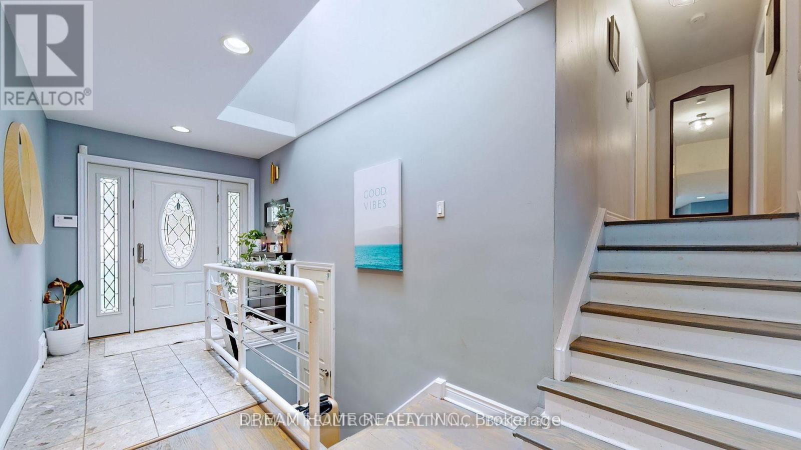 24 Morewood Crescent, Toronto, Ontario M2K 1L7 - Photo 5 - C12884252