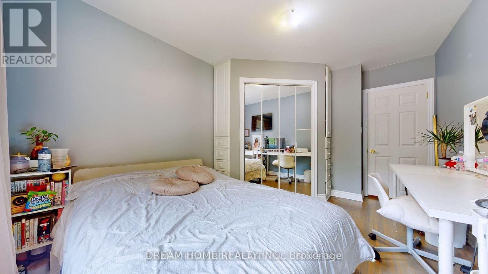 24 Morewood Crescent, Toronto, Ontario M2K 1L7 - Photo 8 - C12884252