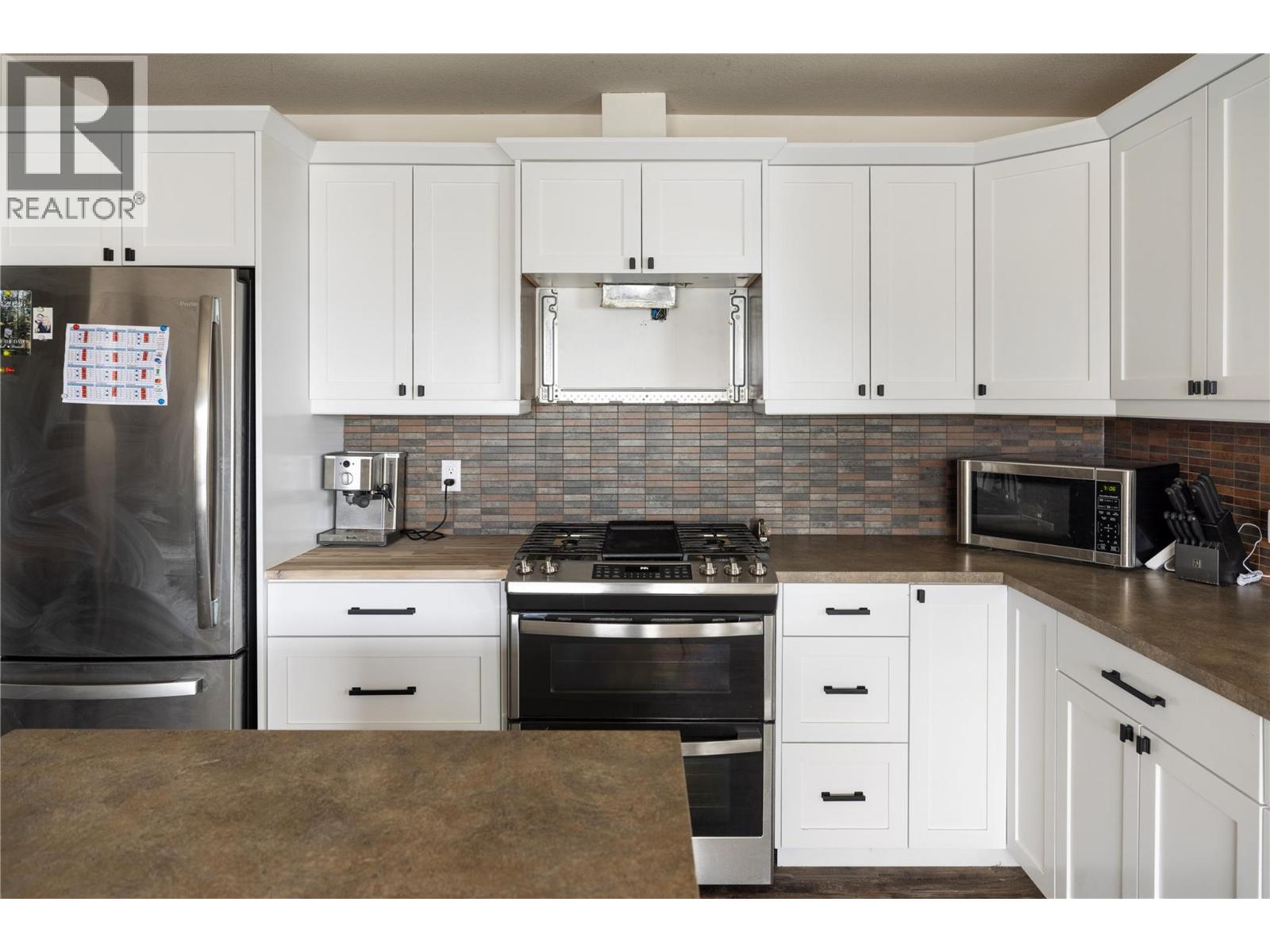 2049 Skyview Crescent, Lumby, British Columbia  V0E 2G0 - Photo 13 - 10379308