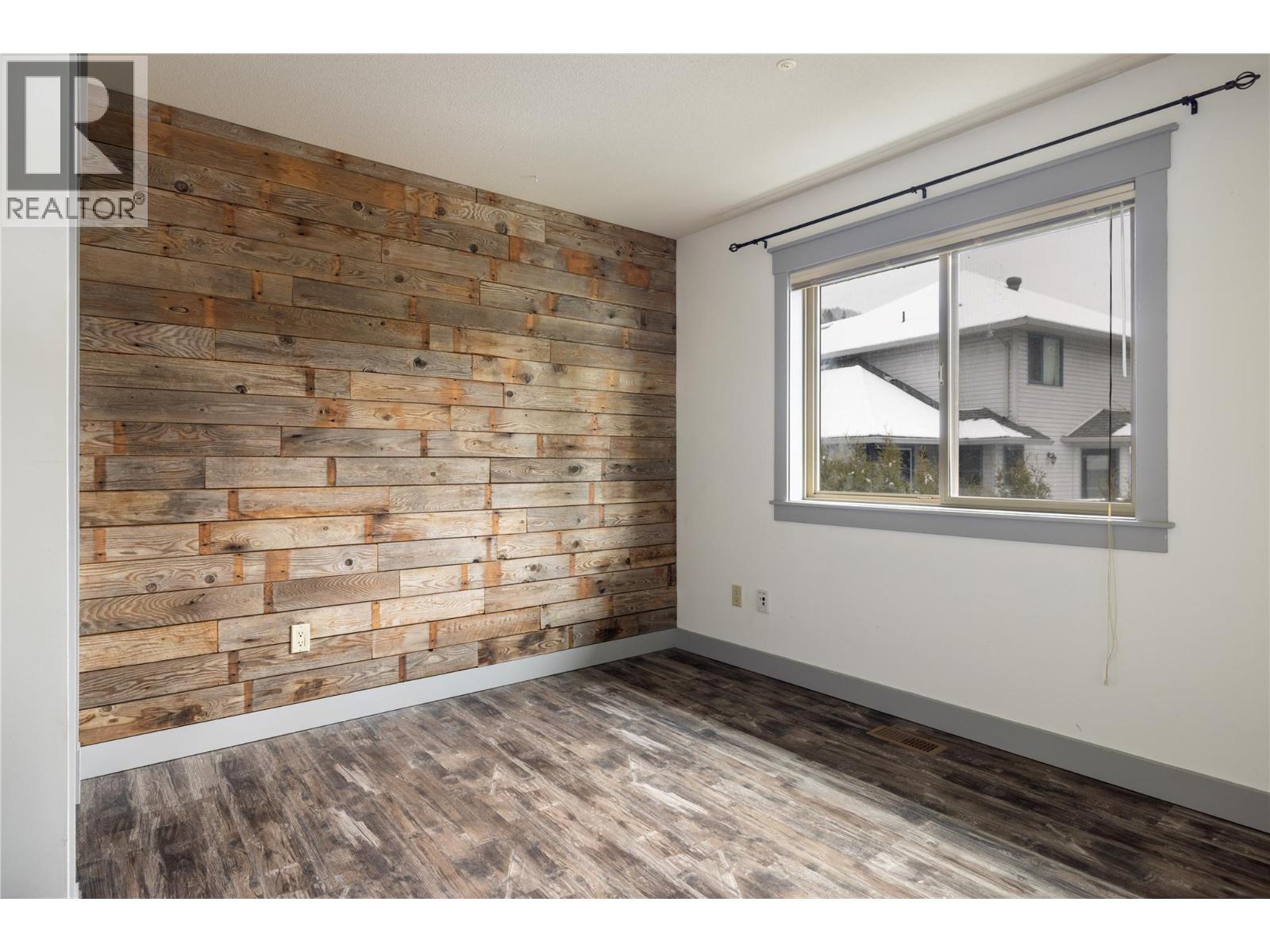 2049 Skyview Crescent, Lumby, British Columbia  V0E 2G0 - Photo 18 - 10379308