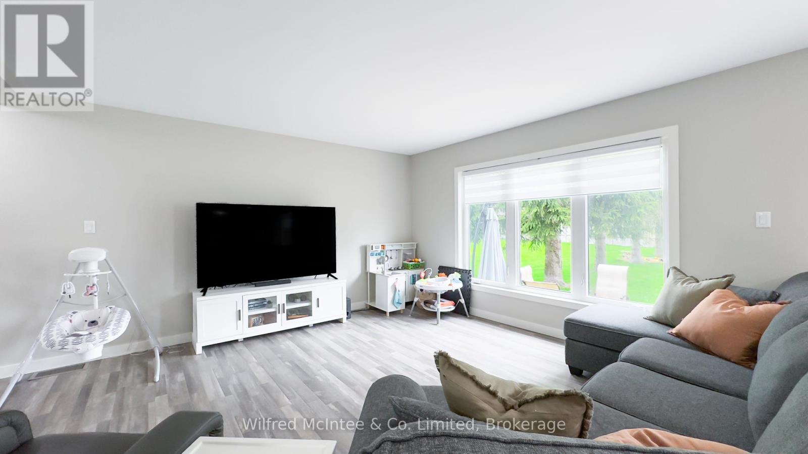 270 Albert Street, Huron East, Ontario  N0G 1H0 - Photo 10 - X12884240