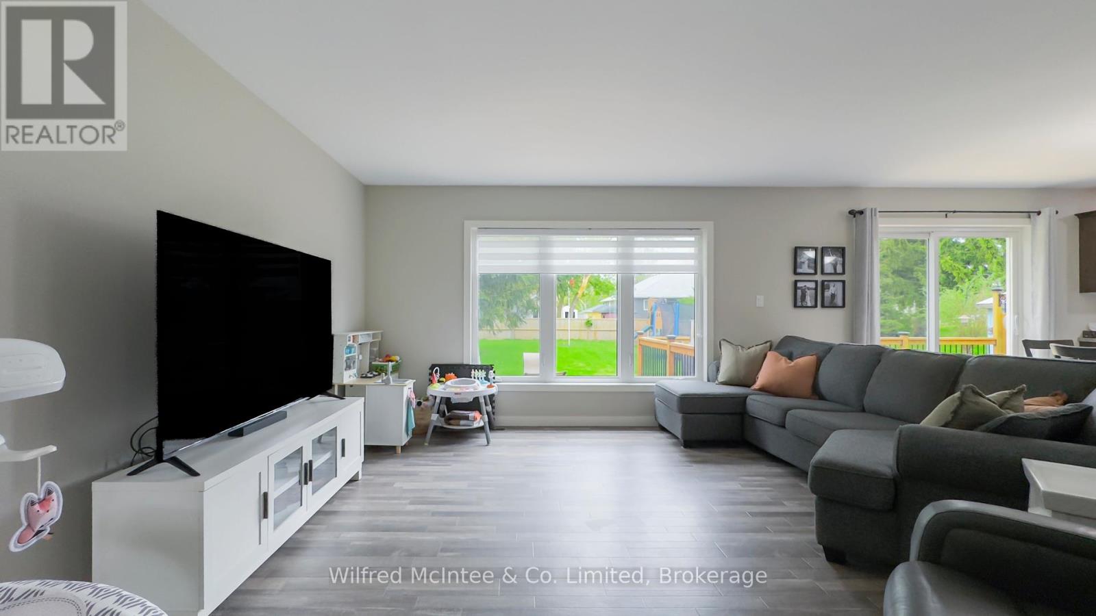 270 Albert Street, Huron East, Ontario  N0G 1H0 - Photo 11 - X12884240