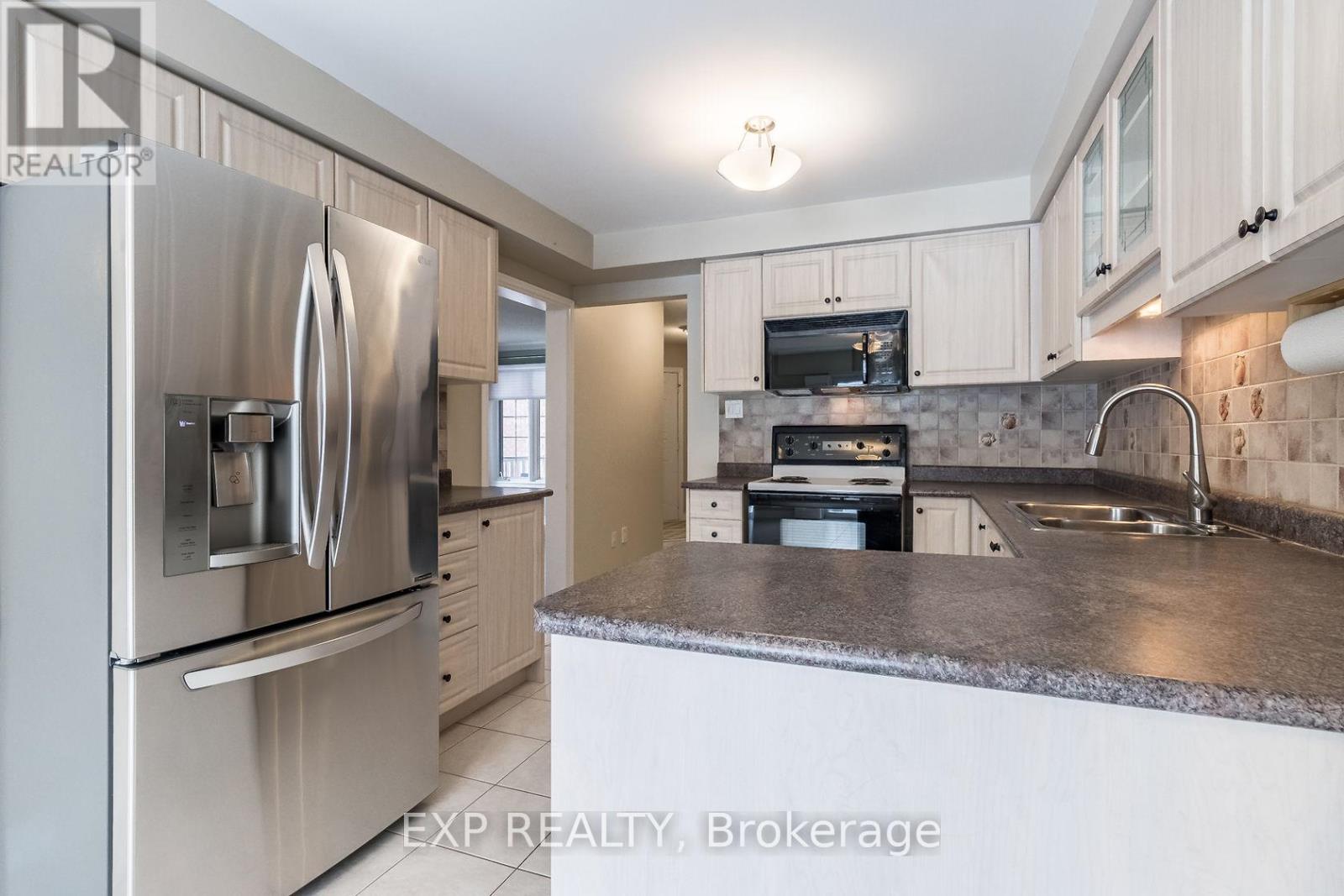 32 Pavin Crescent, Caledon, Ontario  L7E 1W9 - Photo 9 - W12884250