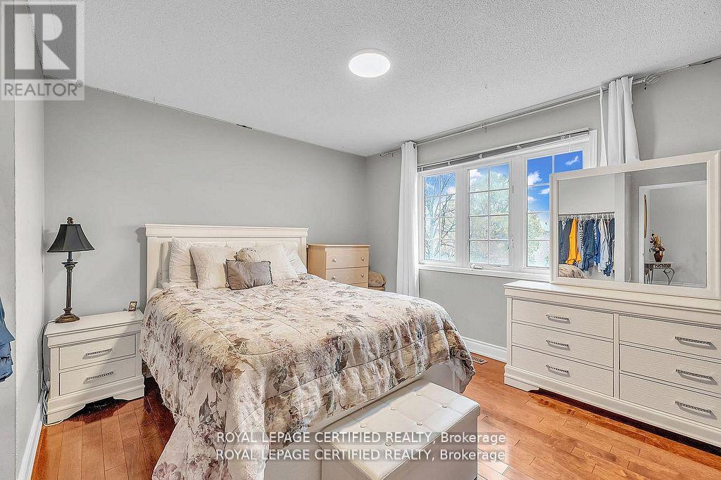 17 Chestermere Crescent, Brampton, Ontario  L7A 2E8 - Photo 13 - W12884256