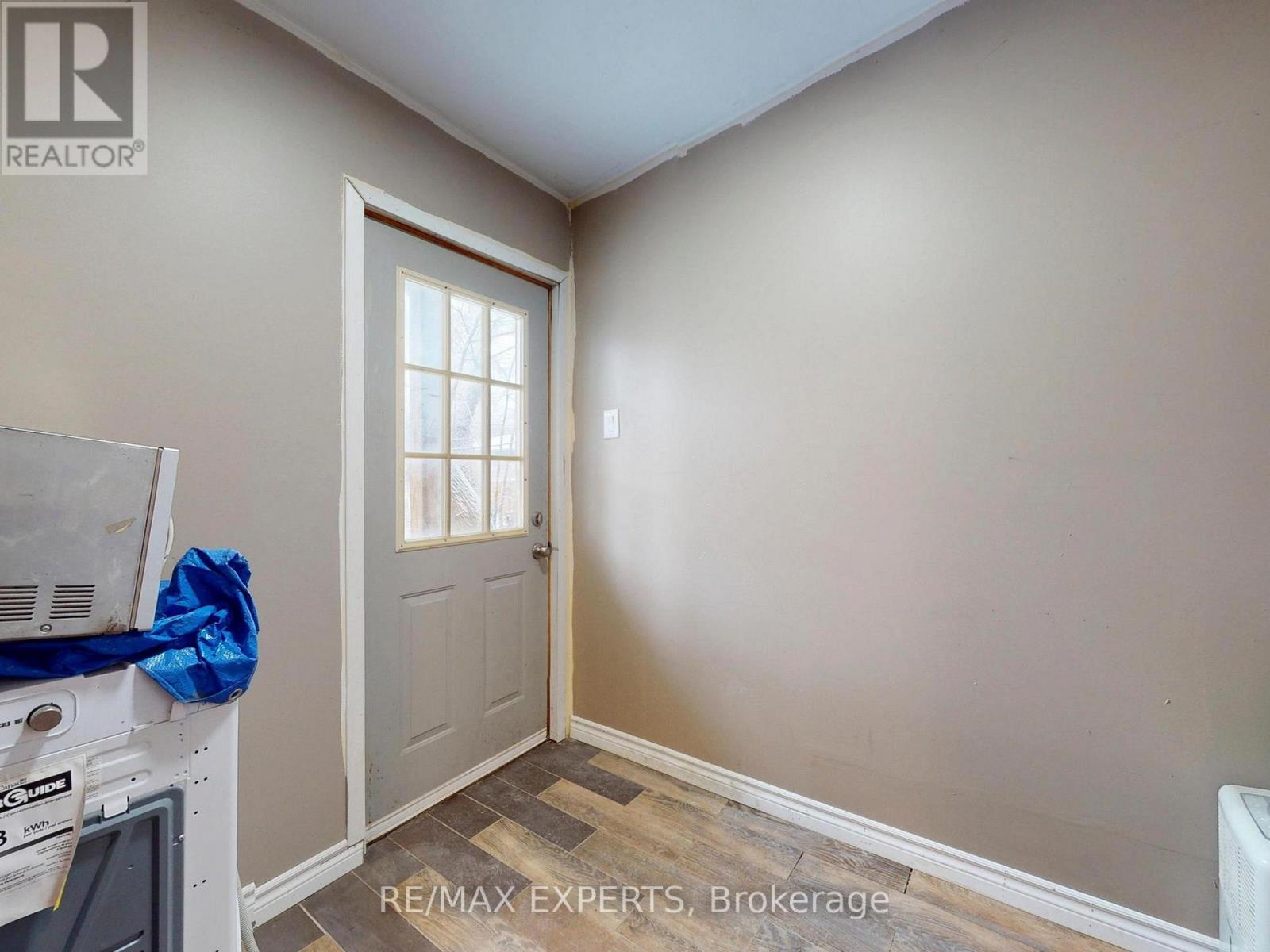 730 Indian Road, Toronto, Ontario  M6P 2E3 - Photo 14 - W12884258