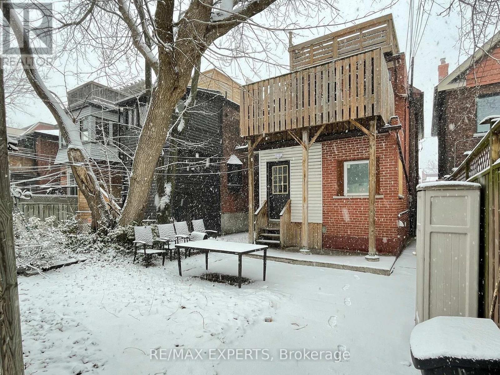 730 Indian Road, Toronto, Ontario  M6P 2E3 - Photo 15 - W12884258