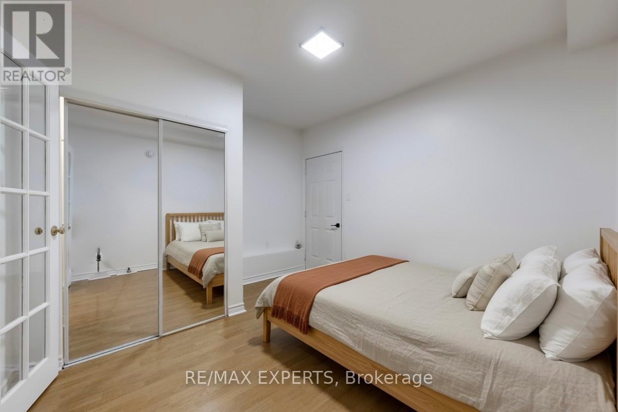 730 Indian Road, Toronto, Ontario  M6P 2E3 - Photo 6 - W12884258