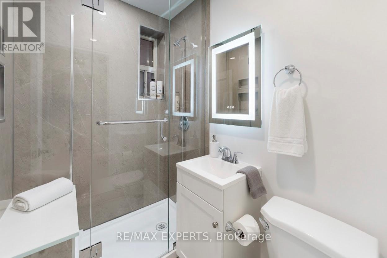 730 Indian Road, Toronto, Ontario  M6P 2E3 - Photo 7 - W12884258