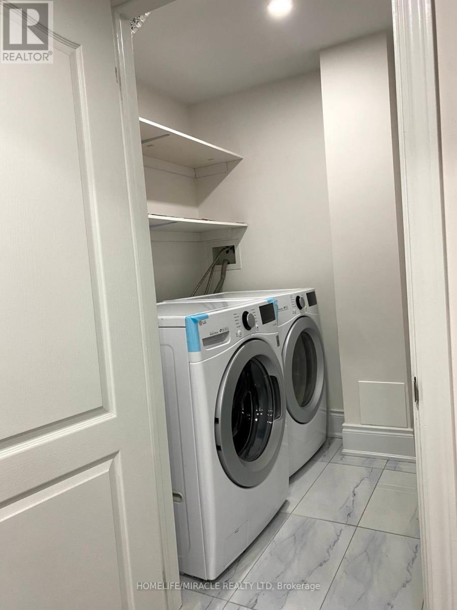 9 Belladonna Circle, Brampton, Ontario  L6P 4B7 - Photo 9 - W12884266