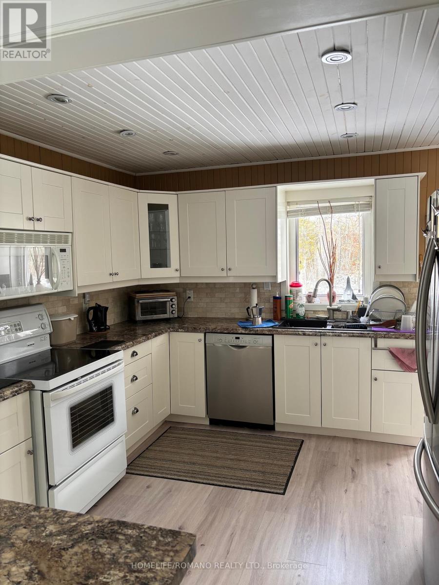 15 Pleasure Street, Kawartha Lakes, Ontario  K0M 1G0 - Photo 15 - X12884276