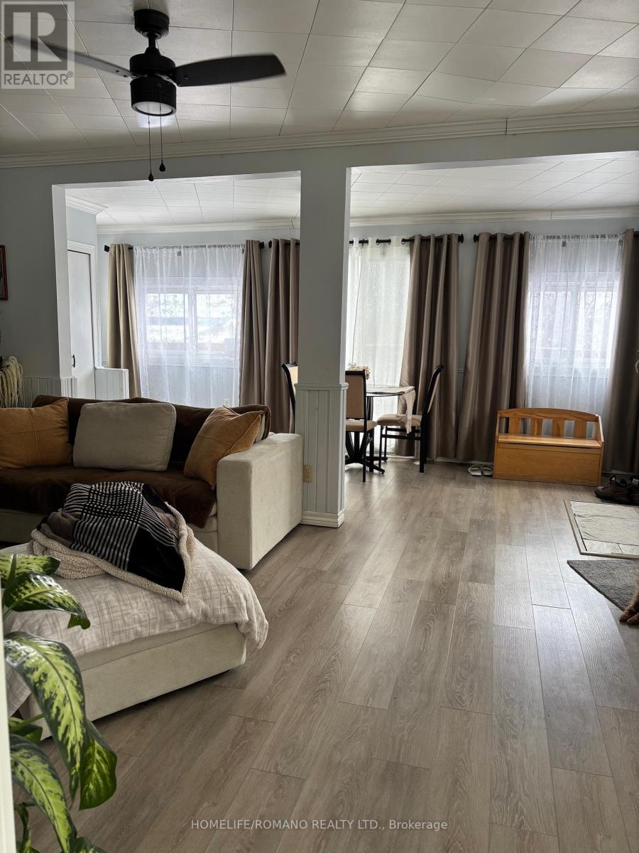 15 Pleasure Street, Kawartha Lakes, Ontario  K0M 1G0 - Photo 6 - X12884276