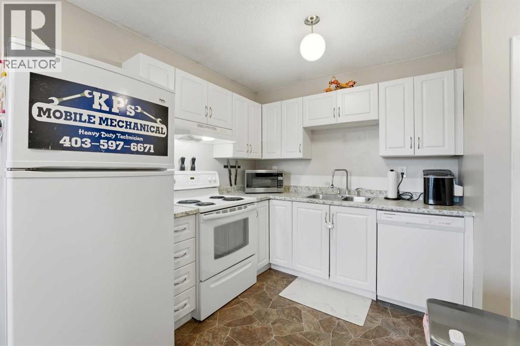 15 Gibson Close, Red Deer, Alberta  T4P 2Z3 - Photo 13 - A2293505