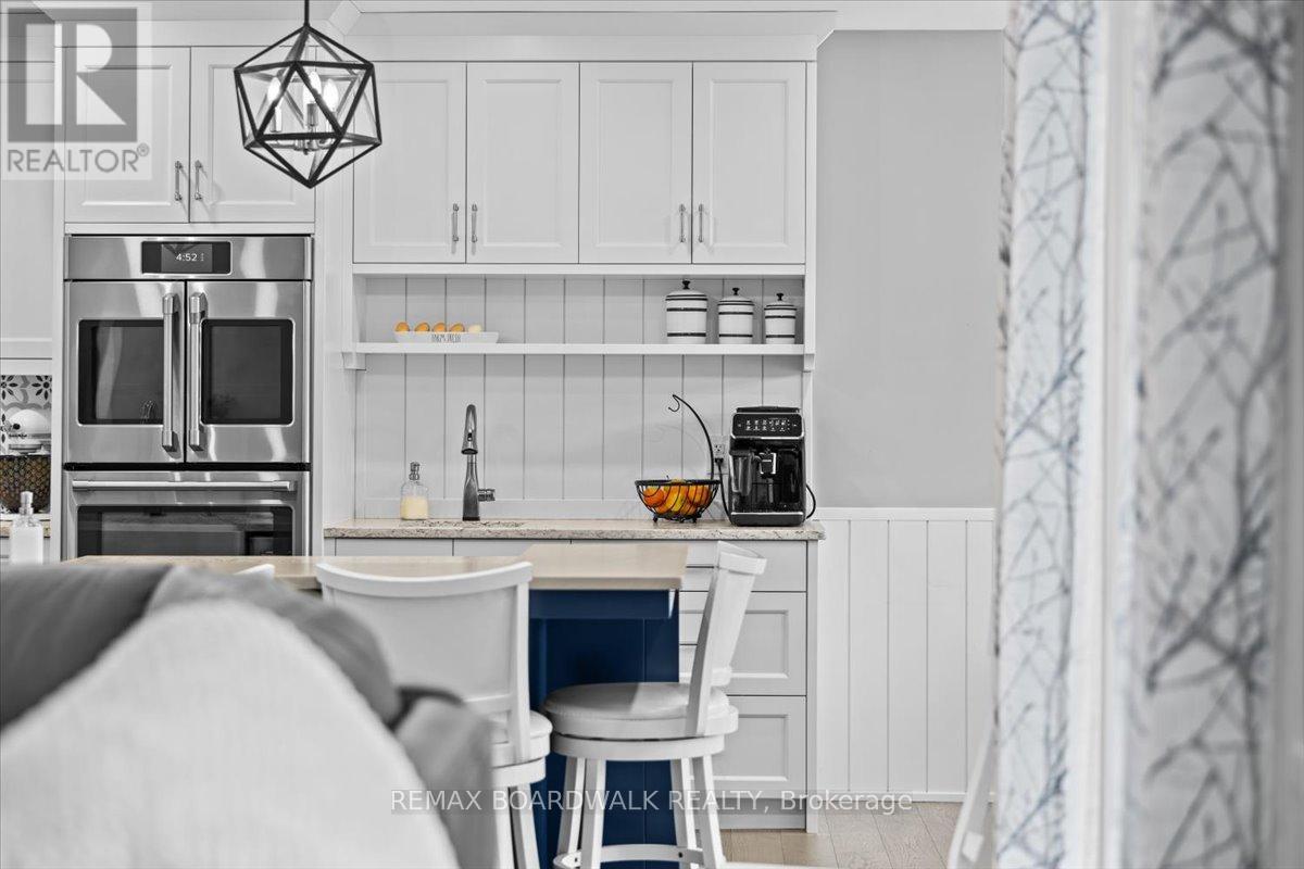 2440 Emmett Road, Ottawa, Ontario  K4C 1S1 - Photo 11 - X12657382