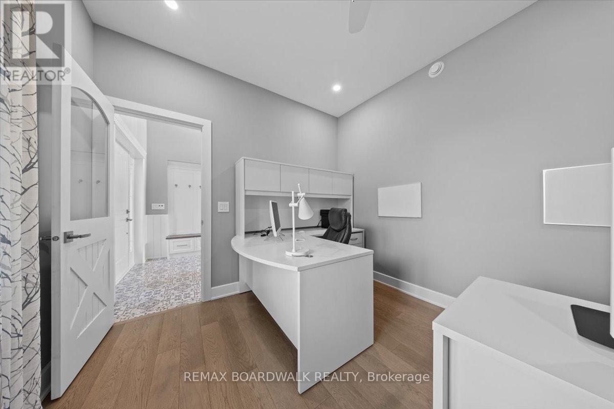 2440 Emmett Road, Ottawa, Ontario  K4C 1S1 - Photo 6 - X12657382