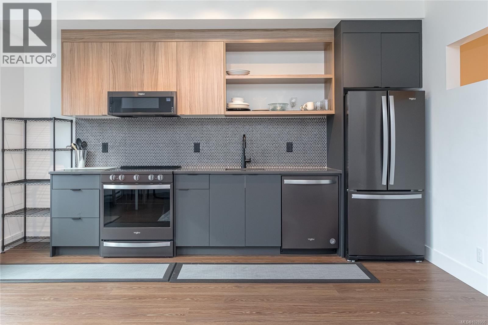 321 515 Chatham St, Victoria, British Columbia  V8T 0C8 - Photo 9 - 1028906