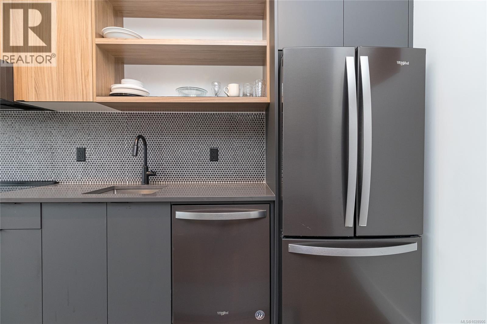 321 515 Chatham St, Victoria, British Columbia  V8T 0C8 - Photo 10 - 1028906