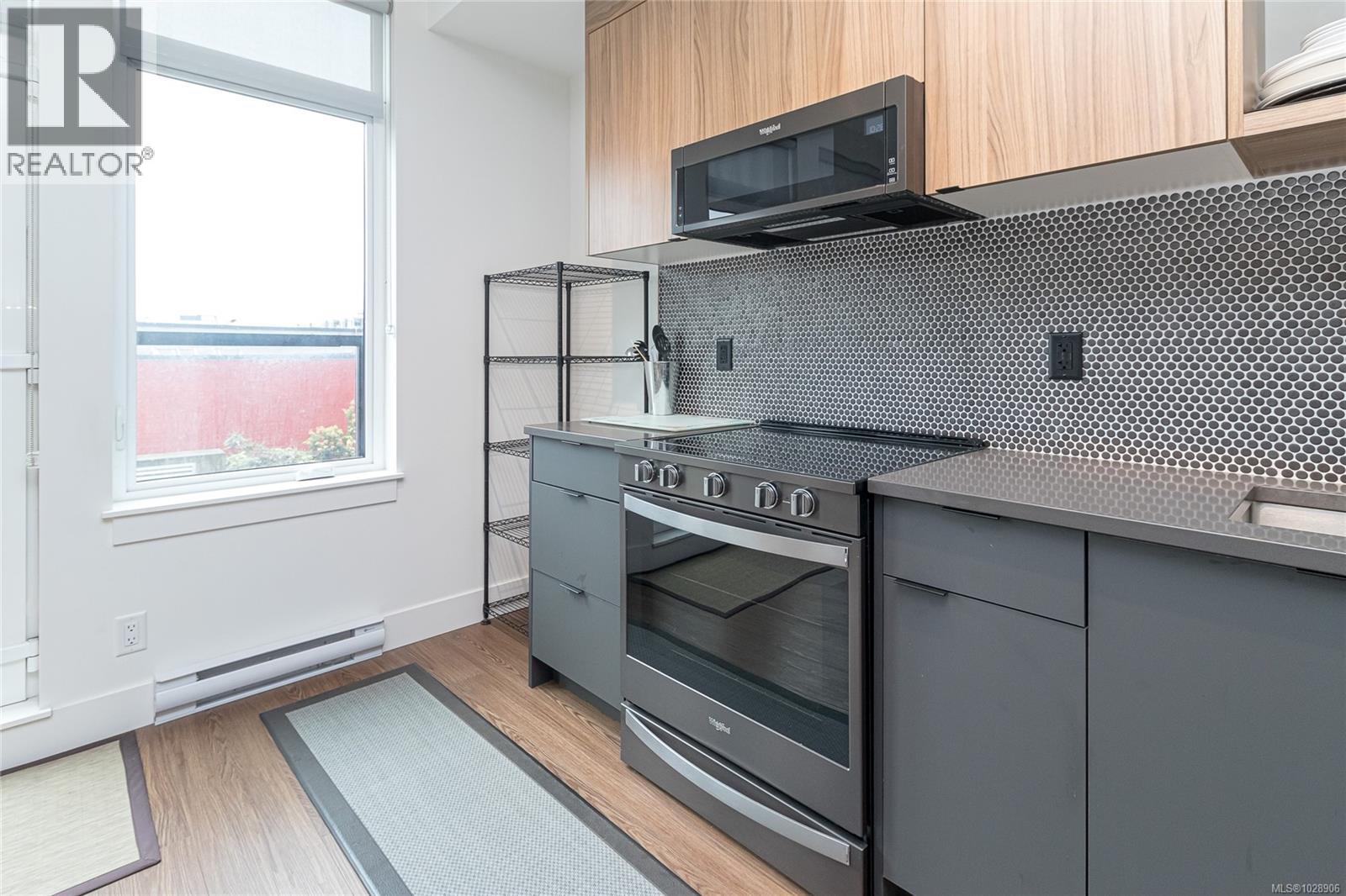 321 515 Chatham St, Victoria, British Columbia  V8T 0C8 - Photo 11 - 1028906