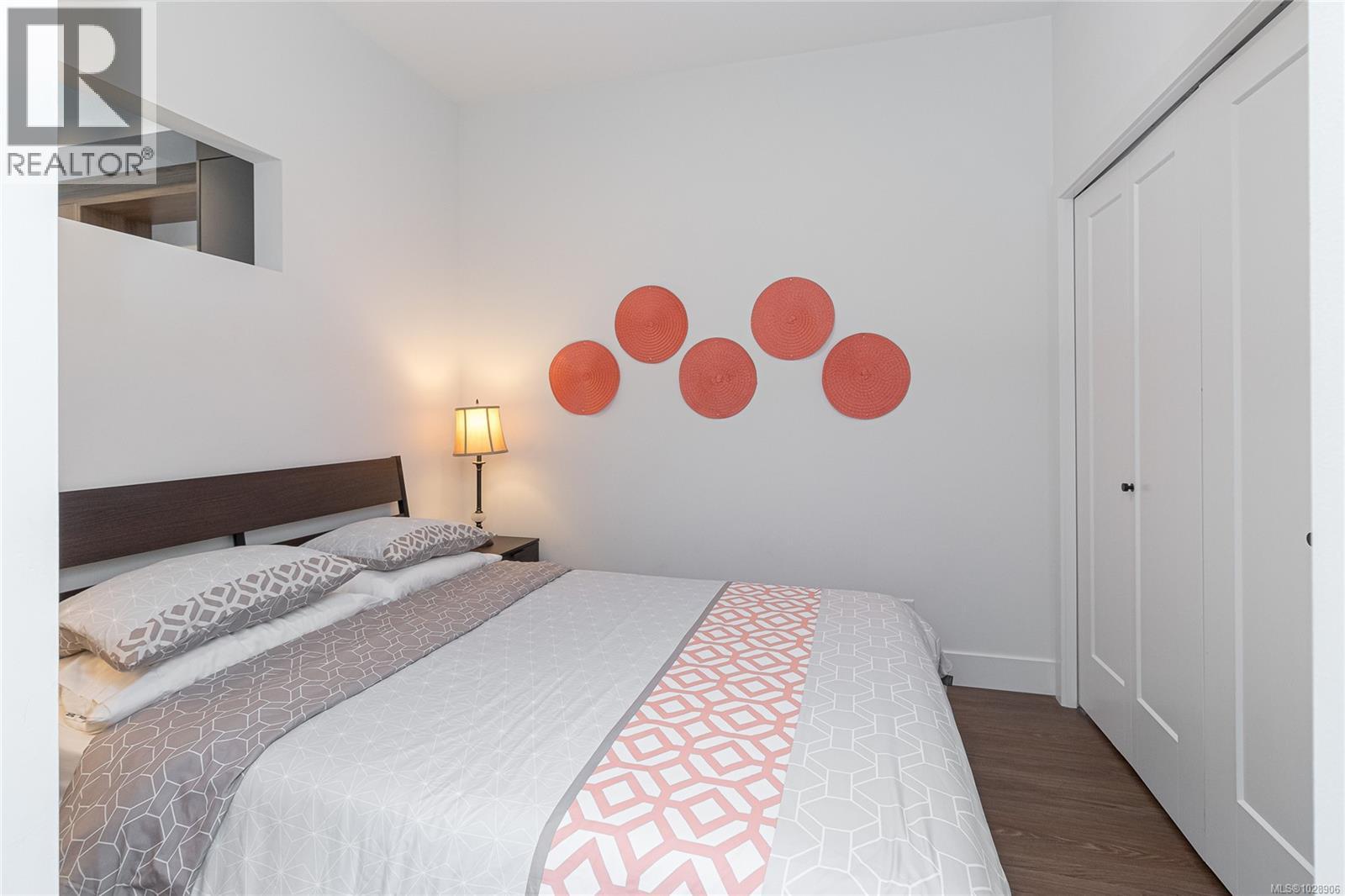 321 515 Chatham St, Victoria, British Columbia  V8T 0C8 - Photo 12 - 1028906