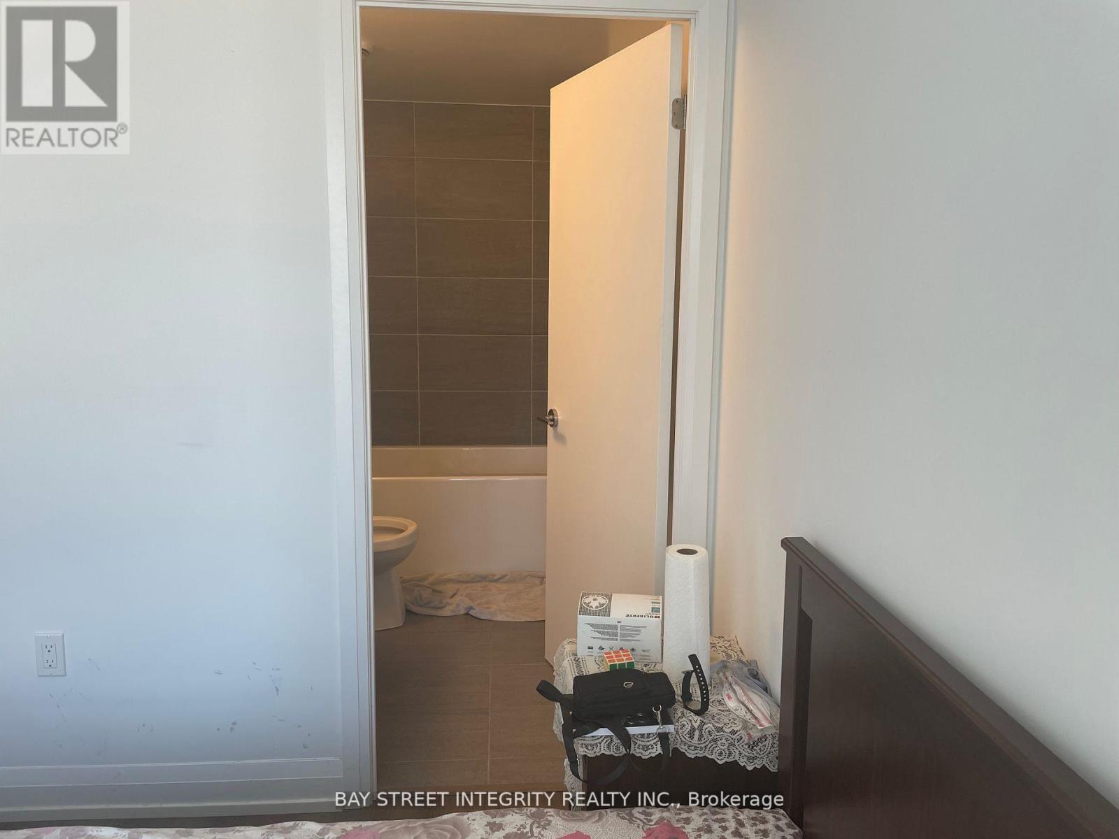 2205 - 77 Mutual Street, Toronto, Ontario  M5B 0B9 - Photo 13 - C12884296