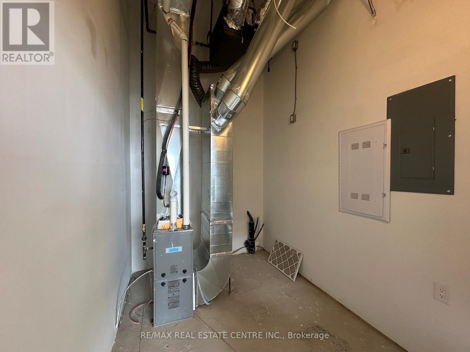 4 - 200 Dissette Street, Bradford West Gwillimbury, Ontario  L4Z 3G8 - Photo 11 - N12833006