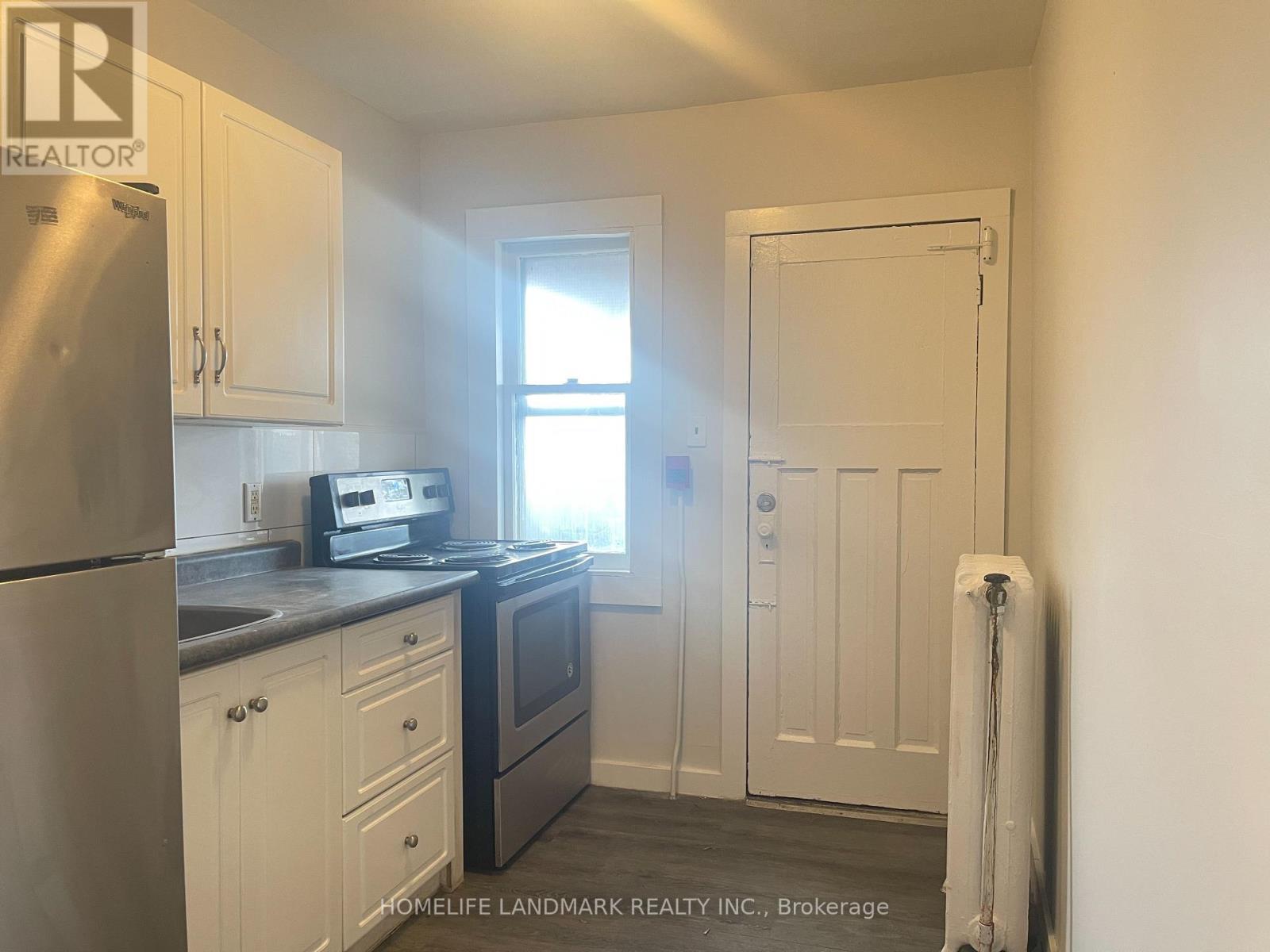 3 - 985 Main Street E, Hamilton, Ontario  L8M 1N3 - Photo 4 - X12884290