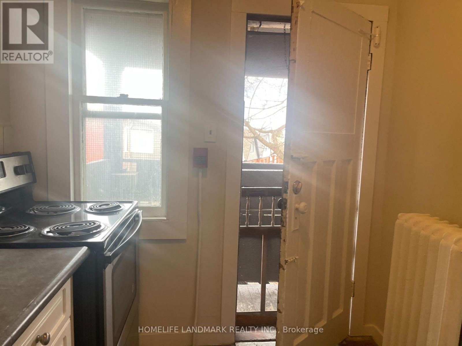 3 - 985 Main Street E, Hamilton, Ontario  L8M 1N3 - Photo 5 - X12884290