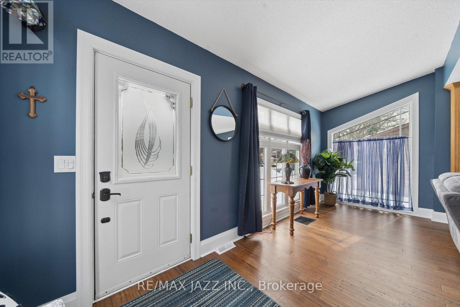 566 Masson Street, Oshawa, Ontario  L1G 5A3 - Photo 8 - E12883974