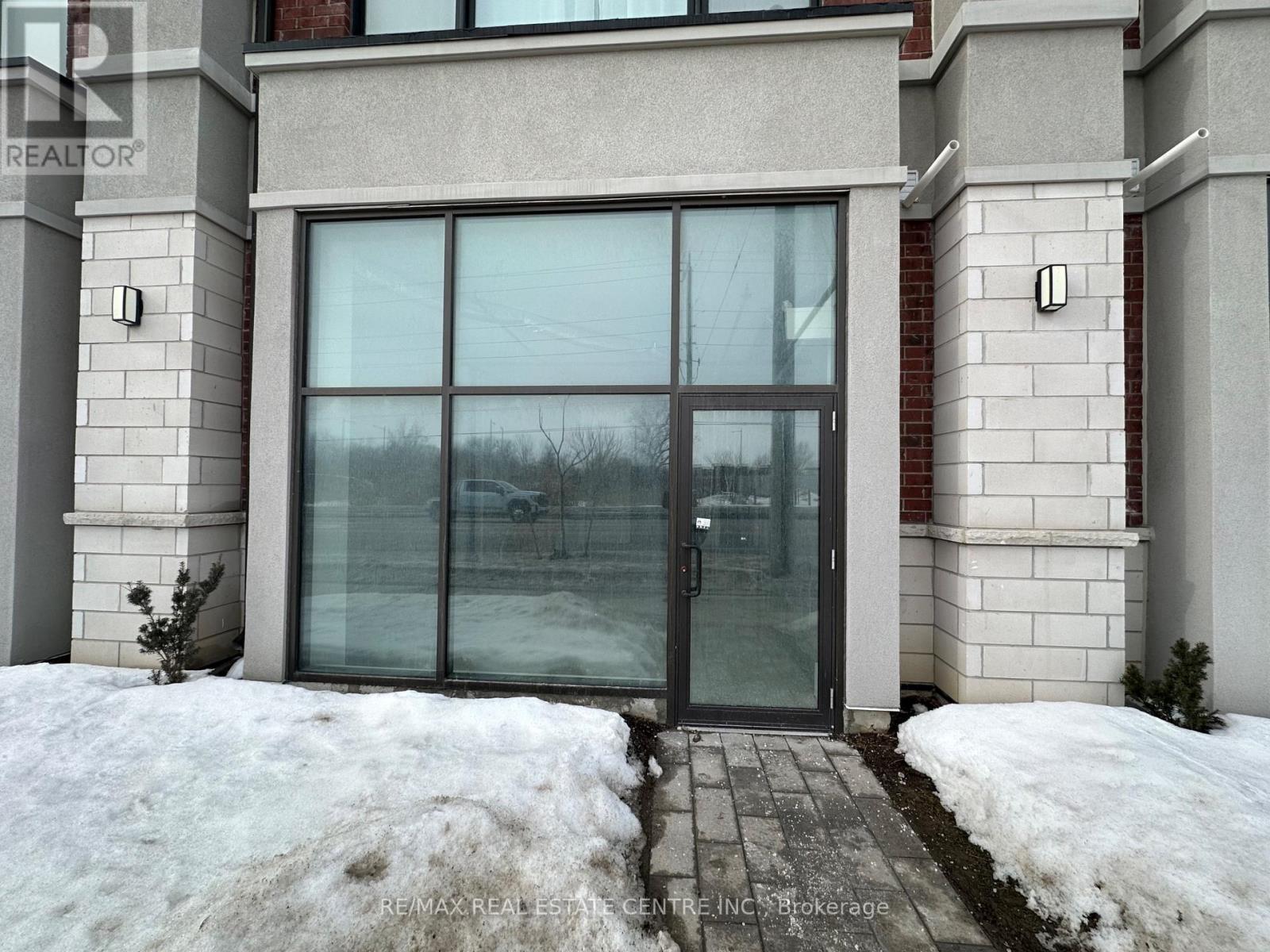 3 - 200 DISSETTE STREET, Bradford West Gwillimbury, Ontario