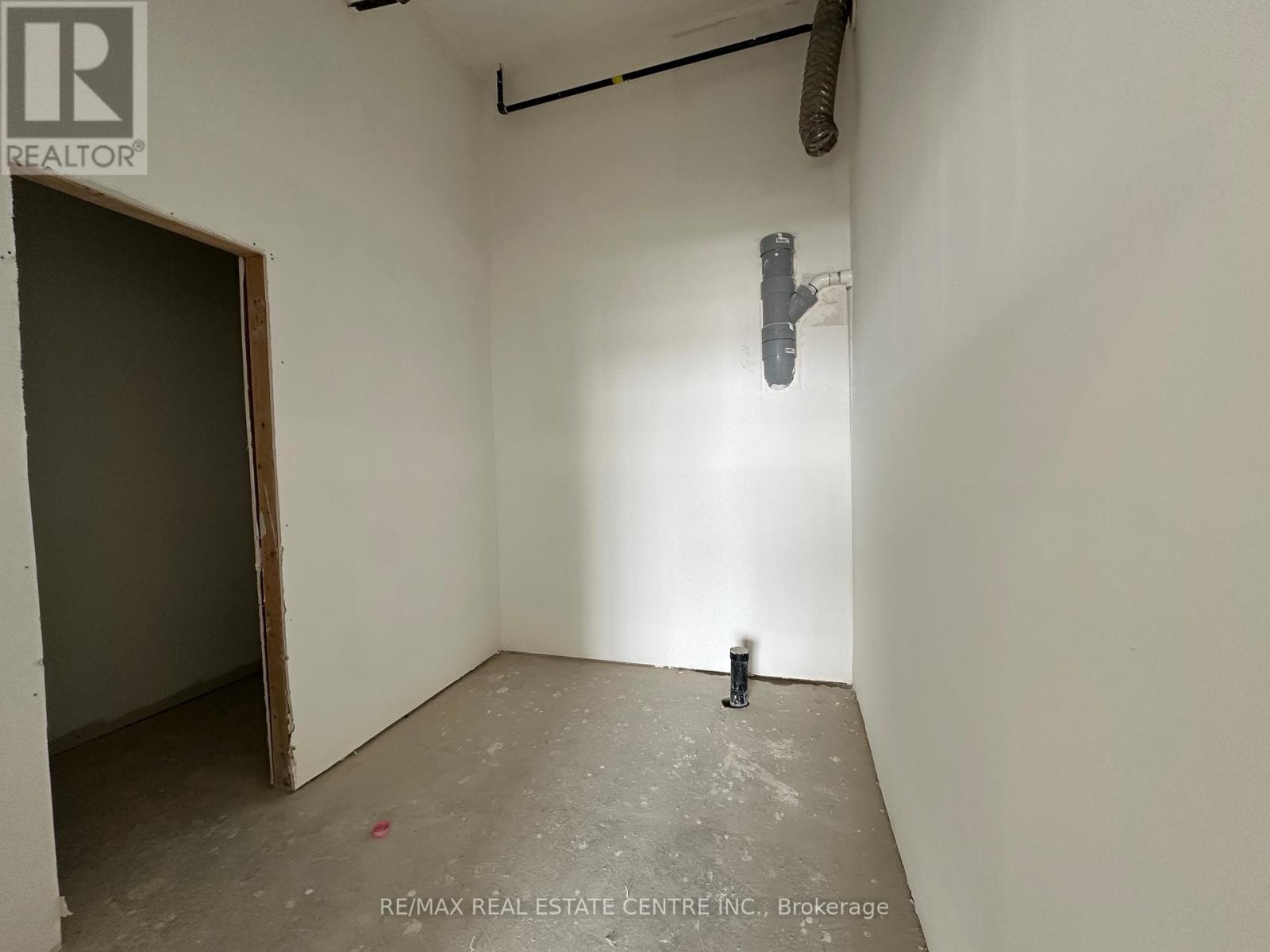 3 - 200 Dissette Street, Bradford West Gwillimbury, Ontario  L3Z 3G8 - Photo 10 - N12833010