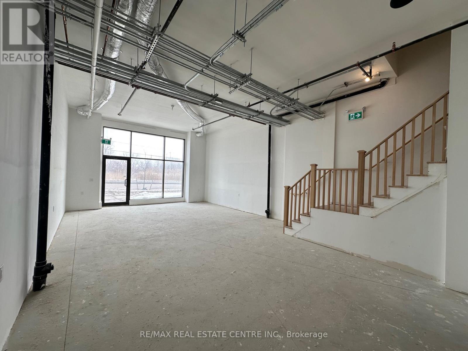 3 - 200 Dissette Street, Bradford West Gwillimbury, Ontario  L3Z 3G8 - Photo 8 - N12833010