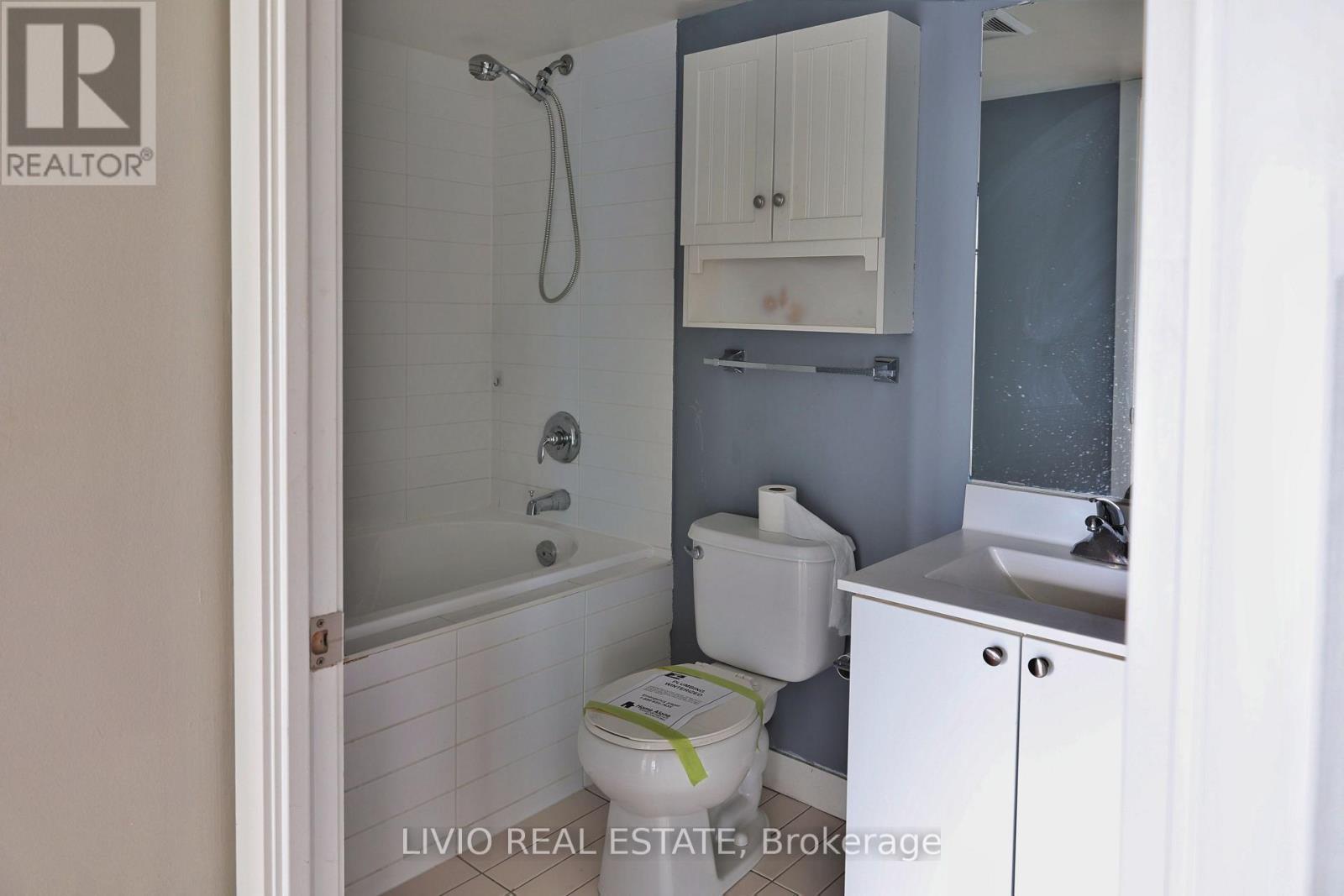 2101 - 155 Legion Road N, Toronto, Ontario  M8Y 0A7 - Photo 7 - W12841158